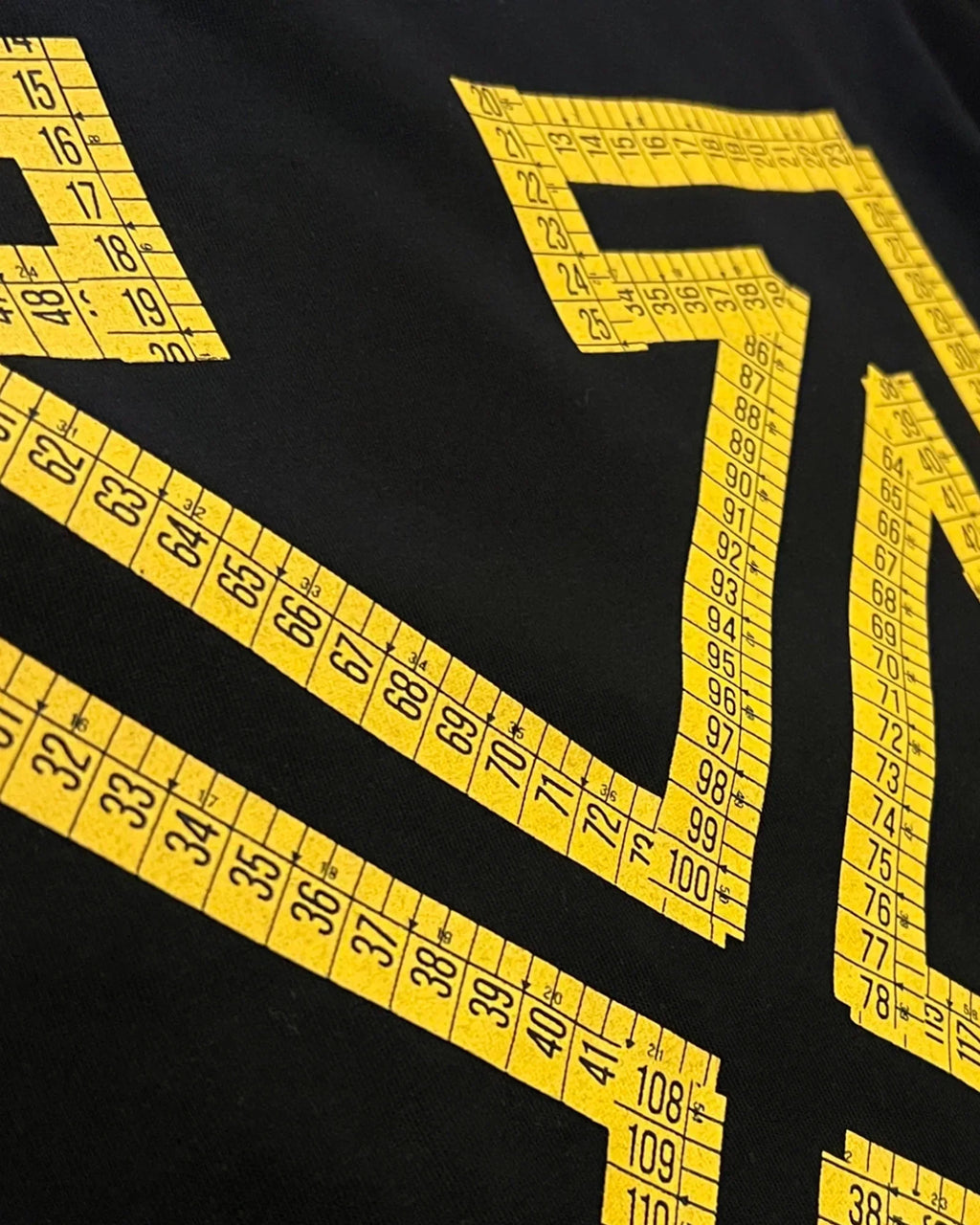 Off-White - Tape Measure Arrow T-Shirt - Black