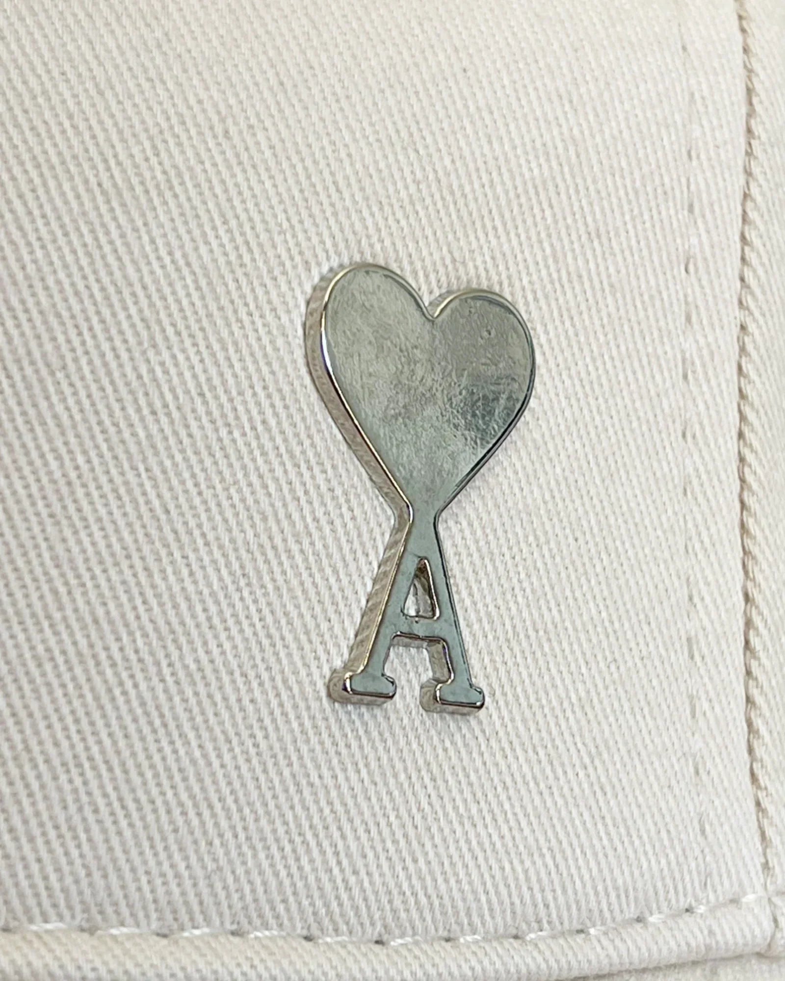 AMI - Silver Logo Pin Cap - Cream