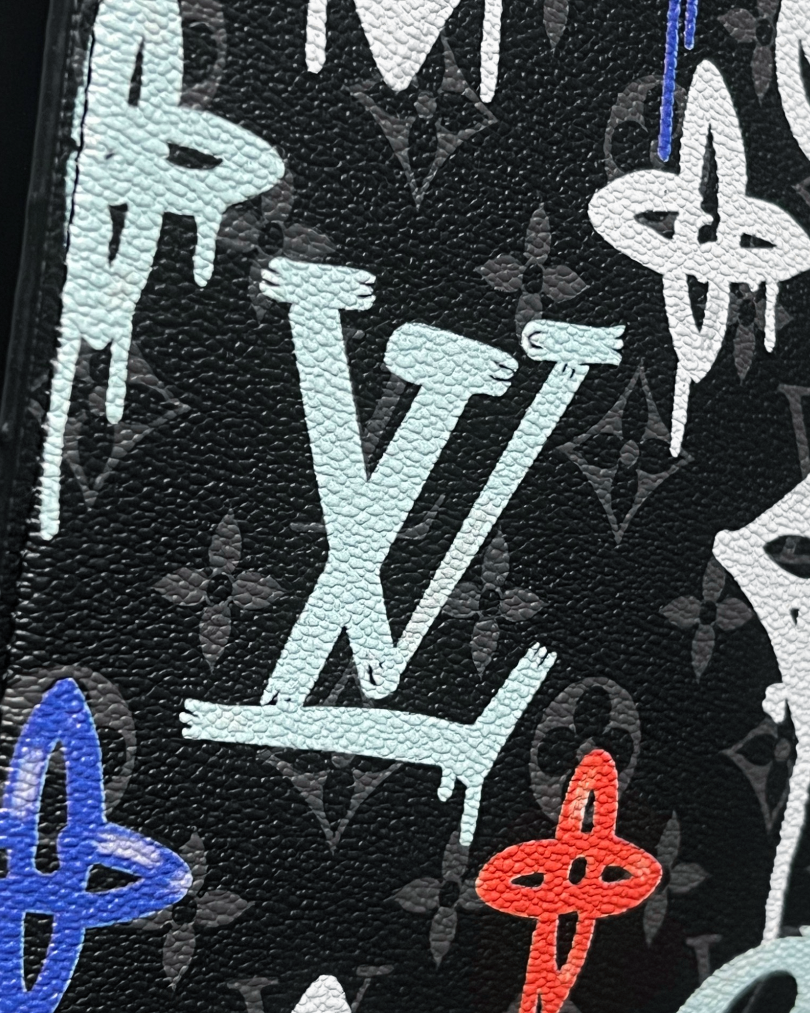 LVTN - Graffiti Pattern Clutch - Black