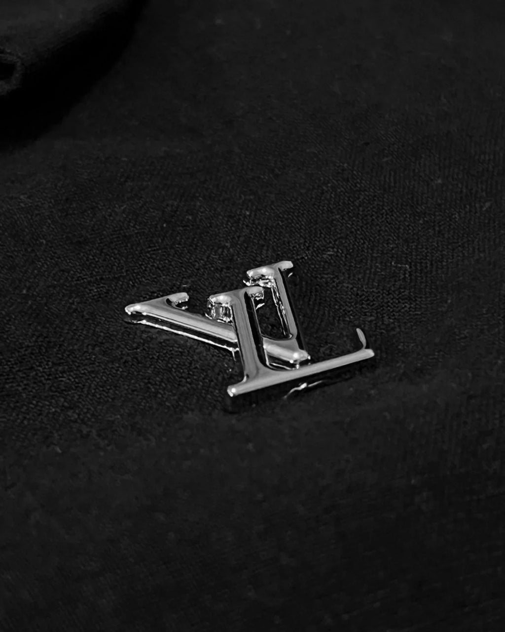 Louis Vuitton - Metal LV Linen Shirt - Black